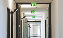 SCEL-SYSTEMS Brandschutz Memmingen: Wir pruefen und warten Feststellanagen von Fluchttueren.