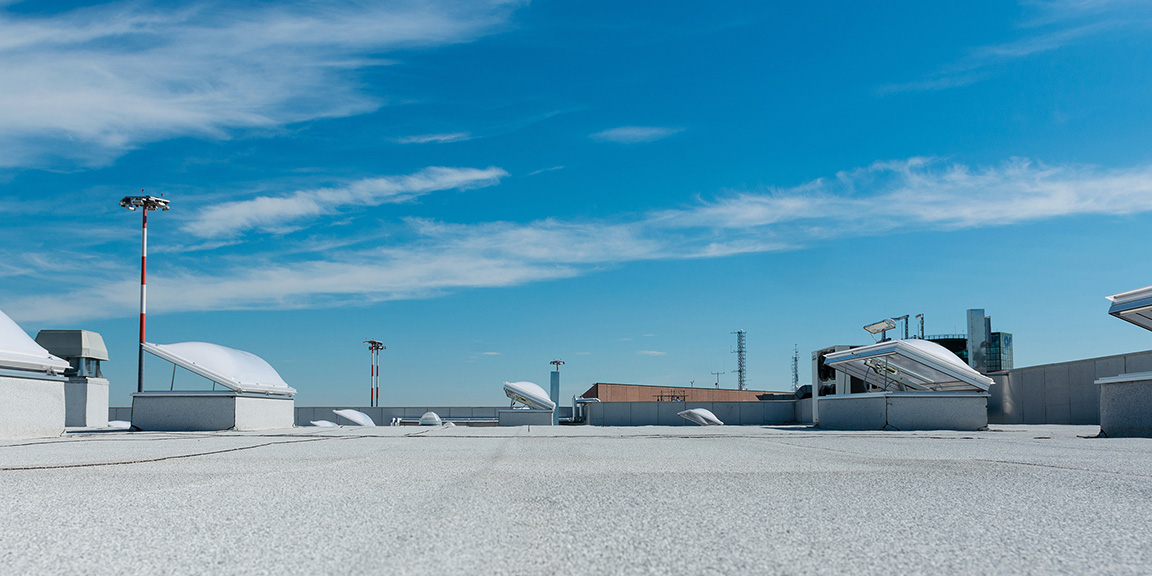Brandgefahr durch Kerzenflammen!