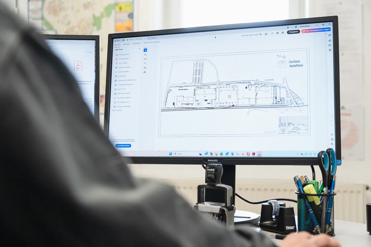 Technische Planung und Auswertung von Brandschutzsystemen am Monitor bei SCEL-SYSTEMS zur Vorbereitung von Wartungsarbeiten